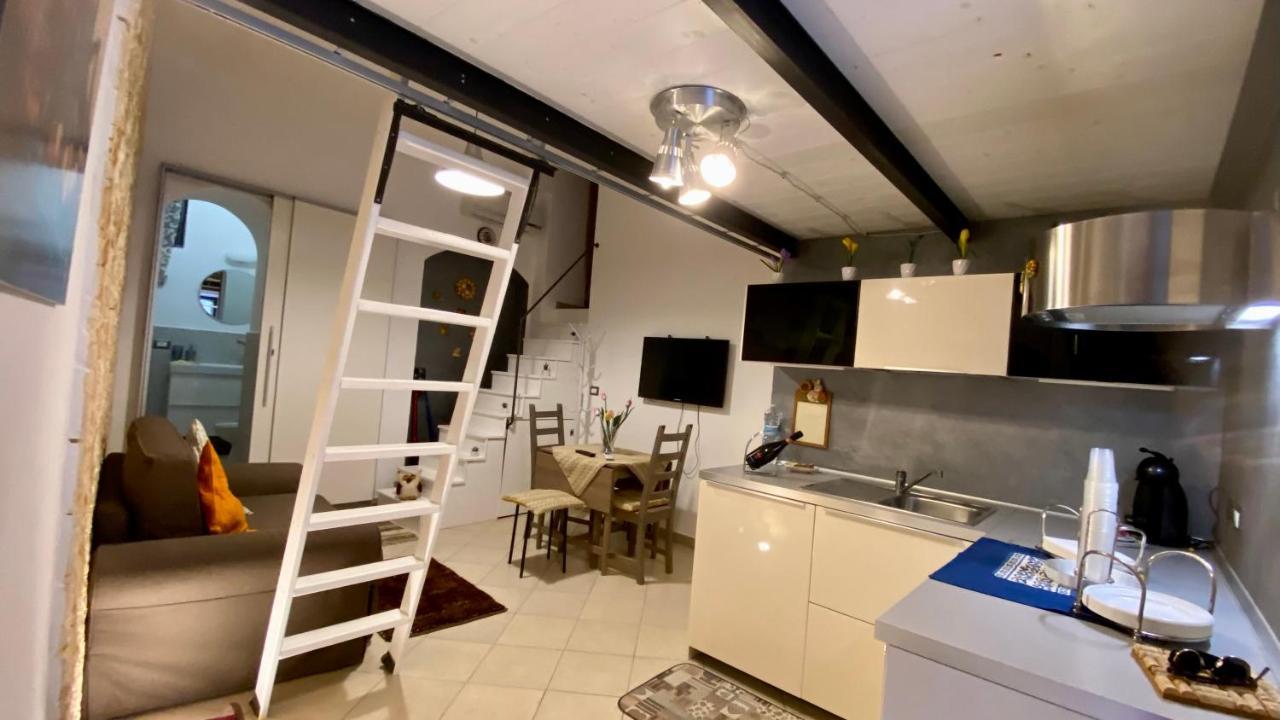 Zeus Charming Apartment シラクーサ エクステリア 写真